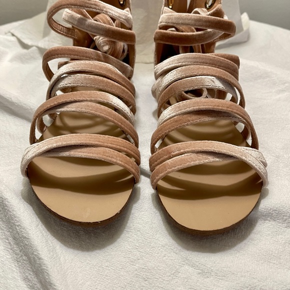 Shoe Dazzle Isabeli Blush Velvet Sz8 Flat Sandals NIB - Picture 3 of 11